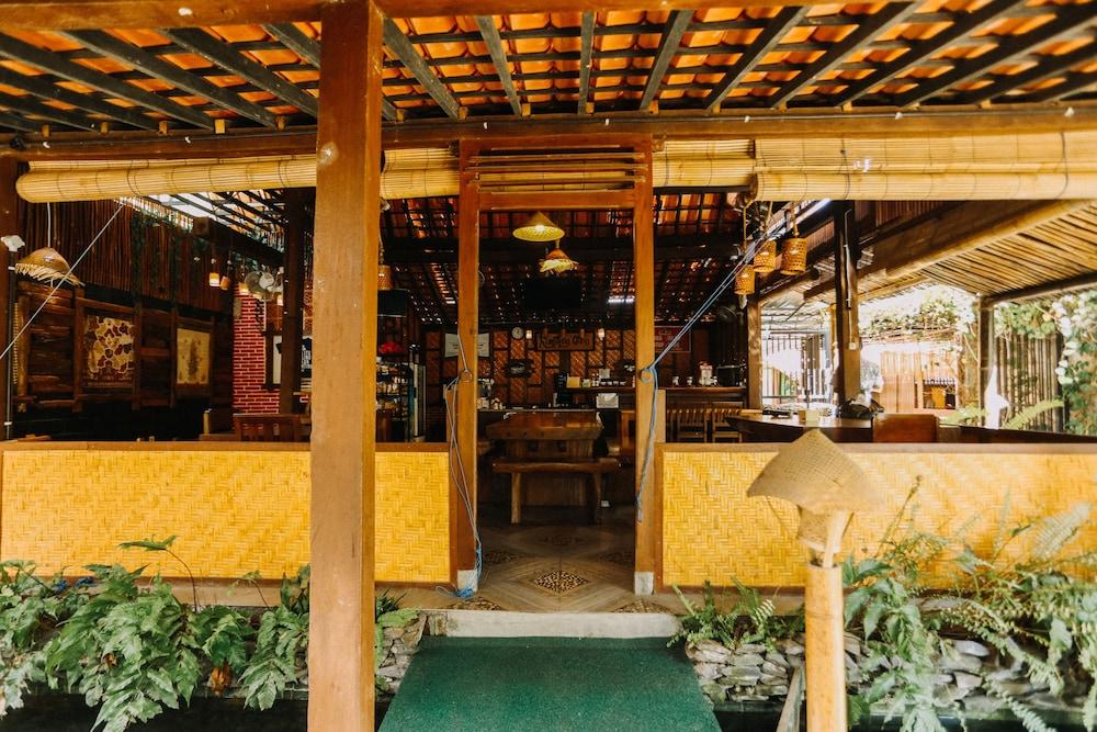 Vaccinated Staff - Oyo 1230 Kampoeng Osing Syariah Guesthouse バニュワンギ エクステリア 写真